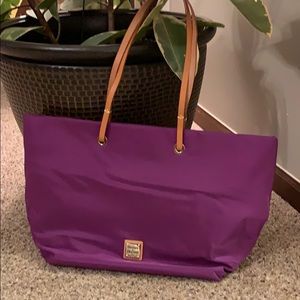 Dooney & Bourke Purple Nylon Purse 🛍🛍
